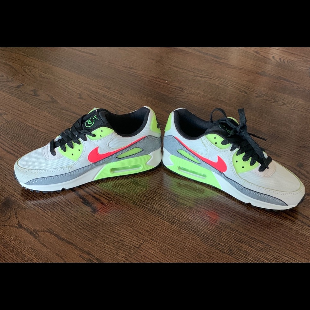Nike Air Maxes - Picture 2 of 6
